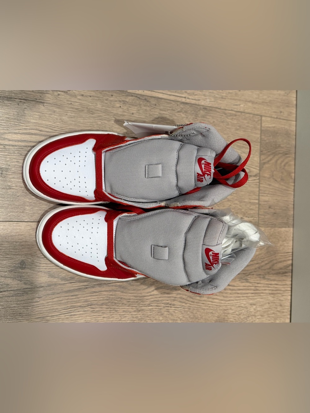 Nike Air Jordan 1 Retro High OG "Varsity Red"